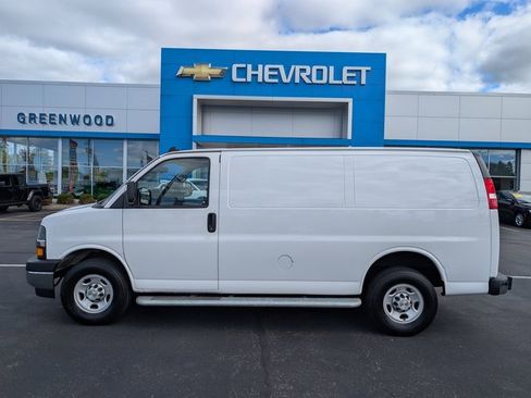 Used 2024 Chevrolet Express 2500 w/ Driver Convenience Package image 2