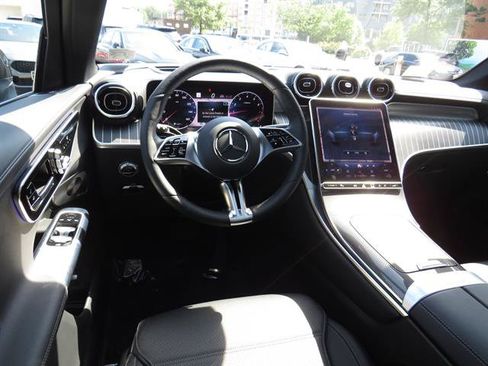 Used 2024 Mercedes-Benz GLC 300 4MATIC image 10