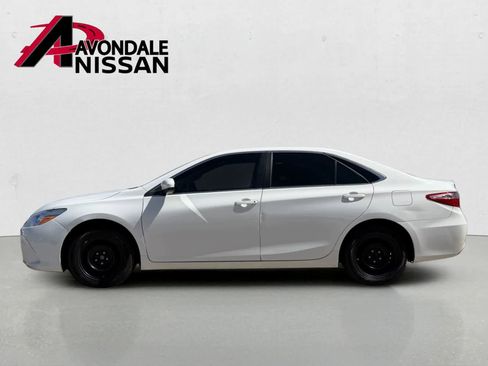 Used 2015 Toyota Camry LE FWD image 2