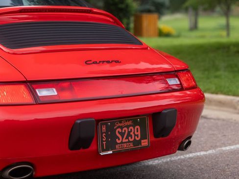 Used 1995 Porsche 911 Carrera RWD image 25