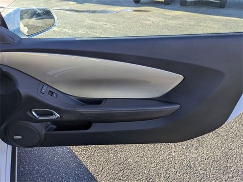 Used 2015 Chevrolet Camaro SS image 31