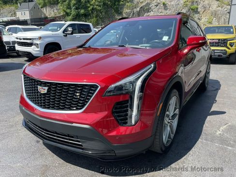Used 2021 Cadillac XT4 Sport w/ Sun And Sound Package AWD/4WD image 4