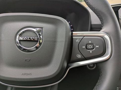 Used 2025 Volvo XC40 B5 Core w/ Protection Package Premier image 15