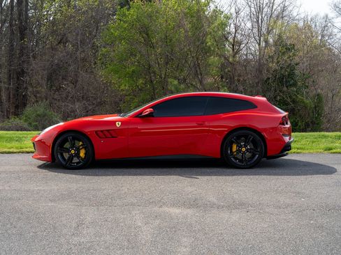 Used 2017 Ferrari GTC4Lusso image 3