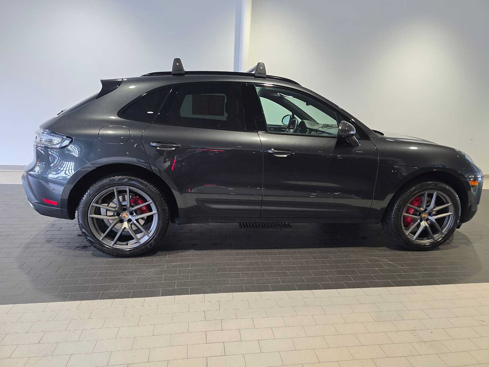 Used 2023 Porsche Macan S AWD/4WD image 8