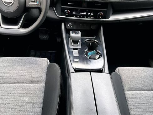 Used 2023 Nissan Rogue SV FWD image 17