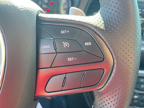 Used 2022 Dodge Challenger R/T w/ Driver Convenience Group RWD image 18