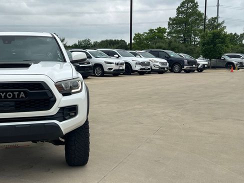 Used 2019 Toyota Tacoma TRD Pro image 3