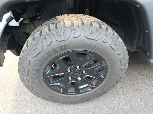 Used 2015 Jeep Wrangler Sport AWD/4WD image 2