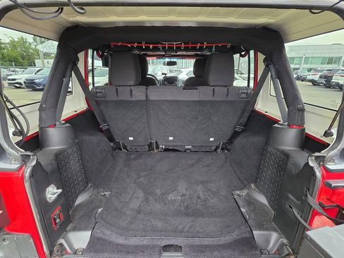 Used 2018 Jeep Wrangler Unlimited Sport S AWD/4WD image 14