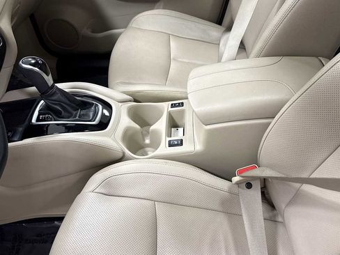 Used 2019 Nissan Rogue SL w/ Premium Package image 23