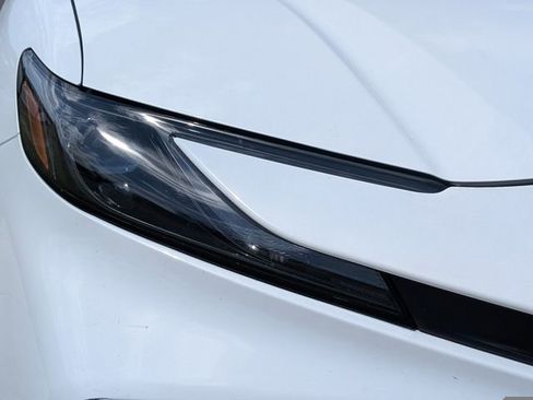 Used 2025 Toyota Camry LE image 9