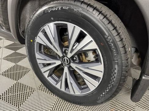 Used 2023 Nissan Rogue SV w/ SV Premium B Package FWD image 15