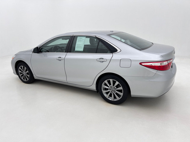 Used 2015 Toyota Camry XLE w/ Moonroof Package FWD image 10