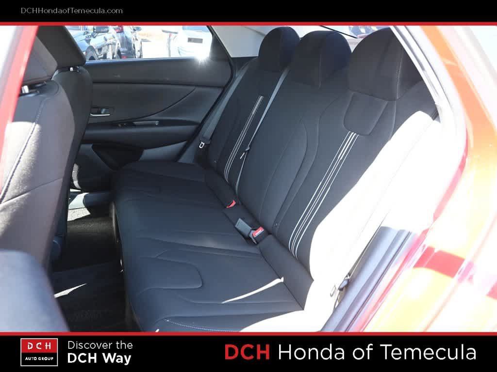 Used 2023 Hyundai Elantra SEL FWD image 19