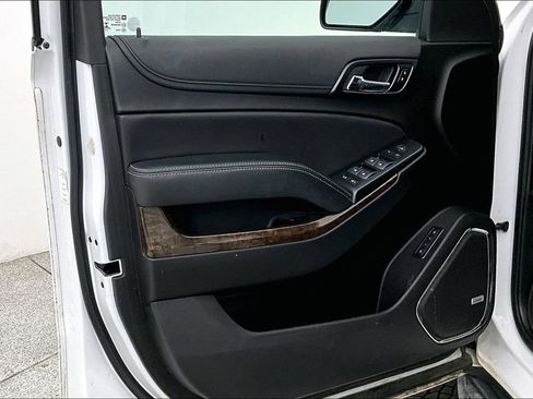 Used 2020 Chevrolet Suburban LT image 24