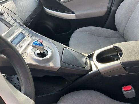 Used 2015 Toyota Prius Two image 31