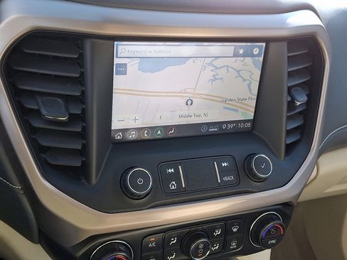 Used 2020 GMC Acadia Denali w/ Technology Package image 12