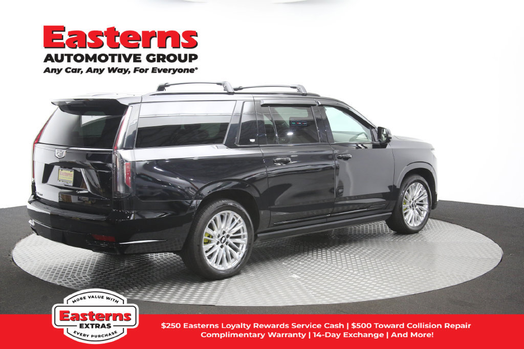Used 2024 Cadillac Escalade ESV Sport Platinum w/ LPO, ONYX Package AWD/4WD image 50