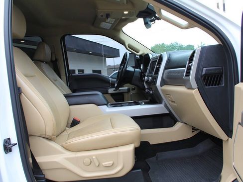 Used 2021 Ford F250 Lariat w/ Lariat Ultimate Package AWD/4WD image 13