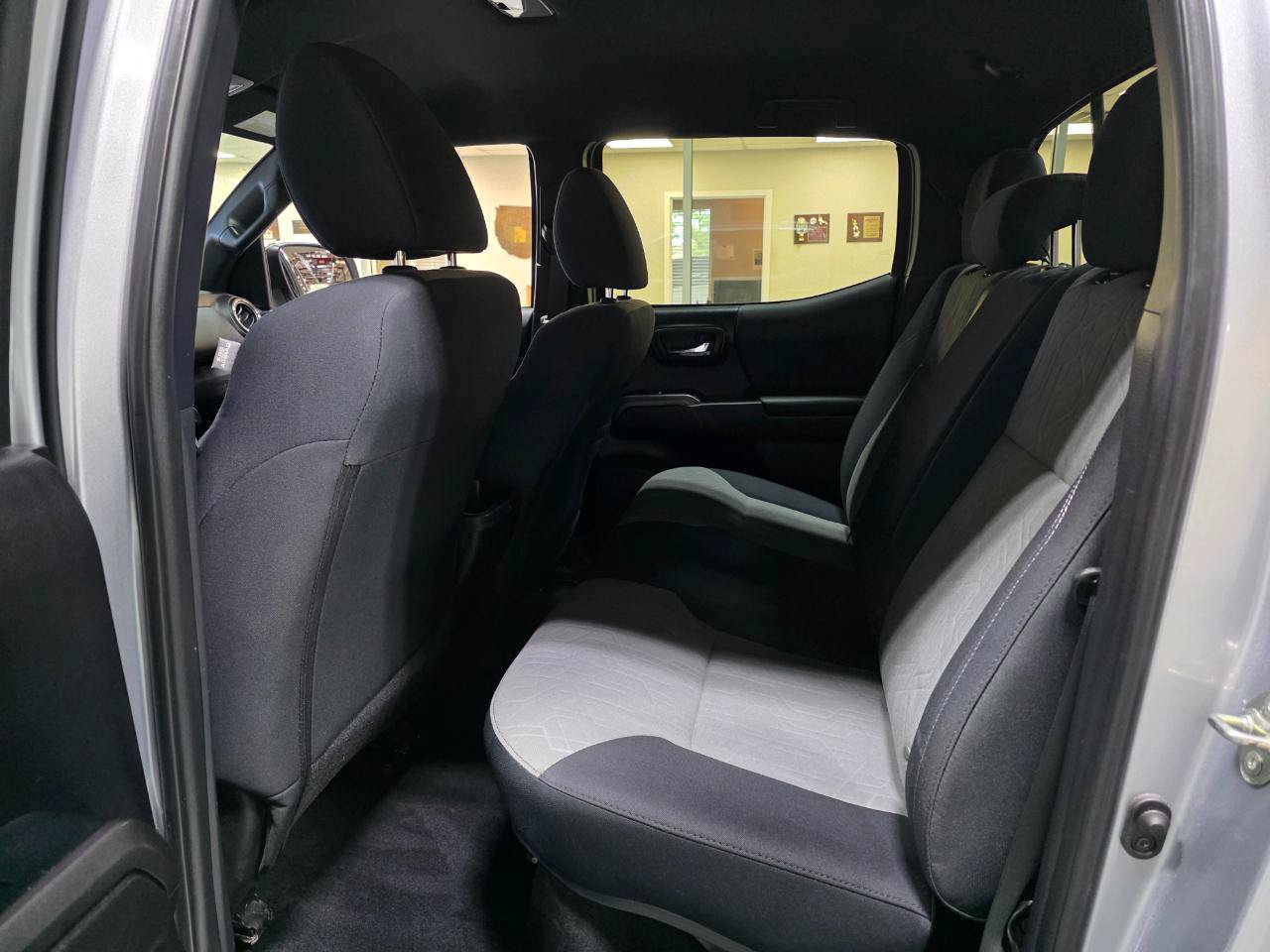 Used 2020 Toyota Tacoma TRD Sport AWD/4WD image 20