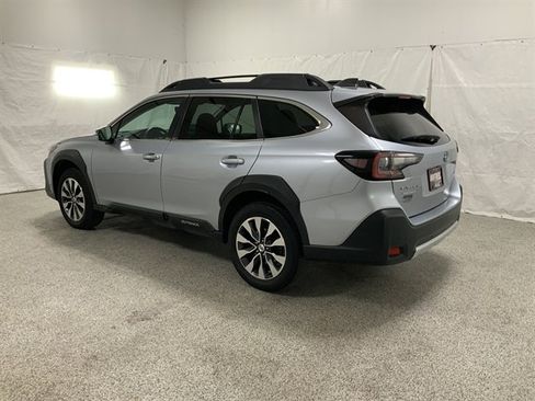 Used 2023 Subaru Outback Limited image 7