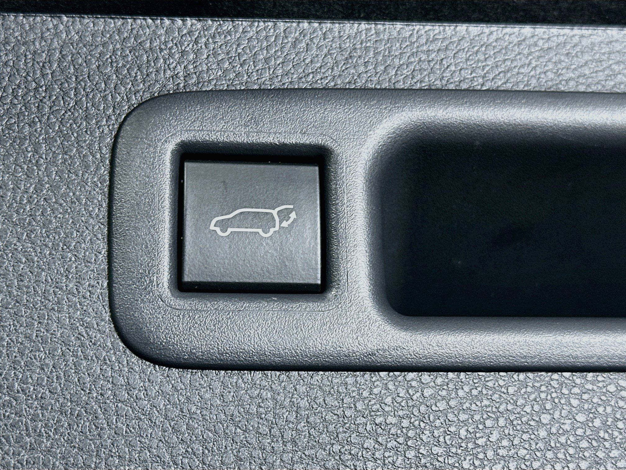 Used 2023 Toyota Highlander XLE FWD image 29