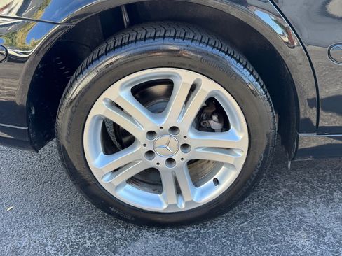 Used 2006 Mercedes-Benz E 350 4MATIC Sedan w/ Sunroof Pkg image 13