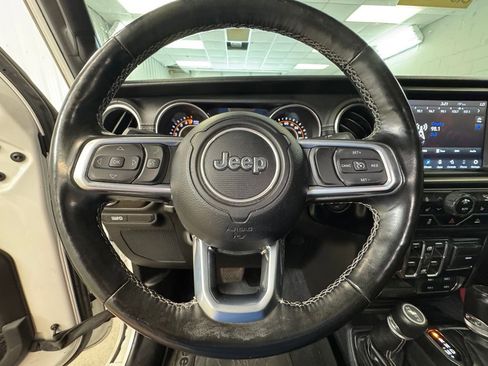 Used 2020 Jeep Gladiator Overland AWD/4WD image 32