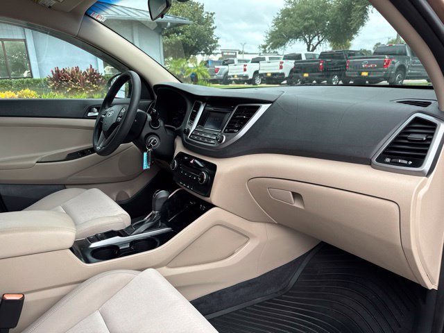 Used 2017 Hyundai Tucson SE w/ SE Popular Package 02 FWD image 10
