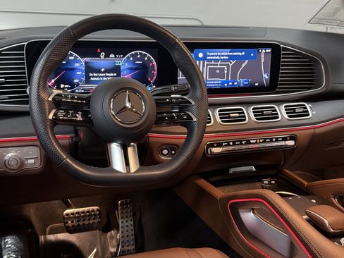 Used 2024 Mercedes-Benz GLS 450 4MATIC image 37
