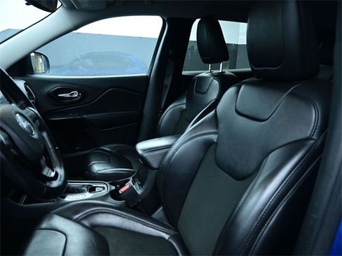 Used 2021 Jeep Cherokee Latitude Plus image 8