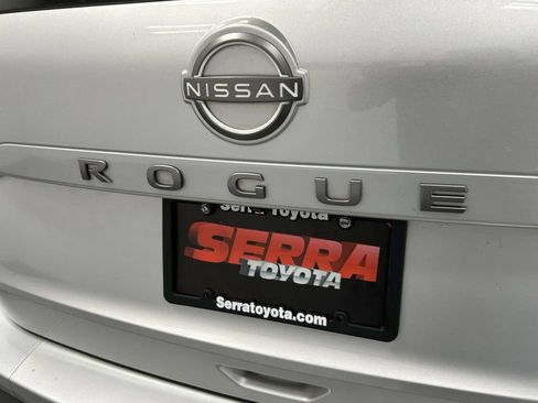 Used 2024 Nissan Rogue S AWD/4WD image 10