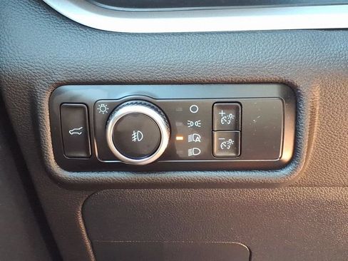Used 2023 Ford Explorer XLT w/ Equipment Group 202A AWD/4WD image 15