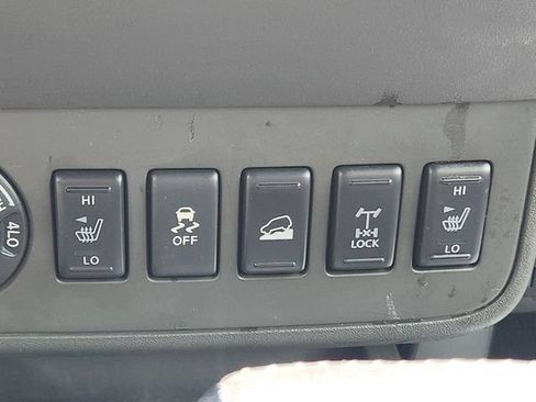 Used 2014 Nissan Xterra PRO-4X w/ Pro-4x Leather Package AWD/4WD image 20