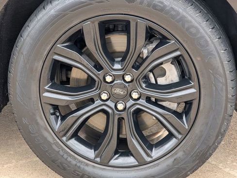 Used 2022 Ford Edge SE w/ Black Appearance Package image 10