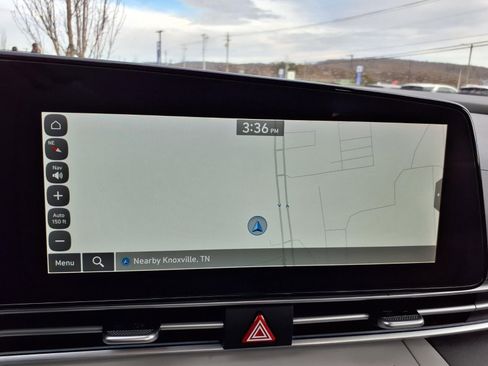 Used 2024 Hyundai Elantra Limited image 18