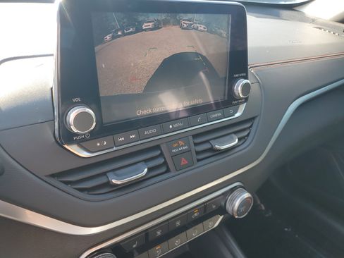 Certified 2019 Nissan Altima 2.5 SR w/ SR Premium Package image 27