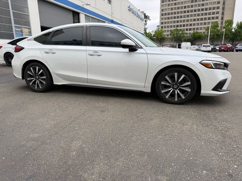 Used 2024 Honda Civic EX-L image 8