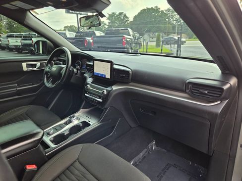 Used 2020 Ford Explorer XLT w/ Comfort Package AWD/4WD image 14