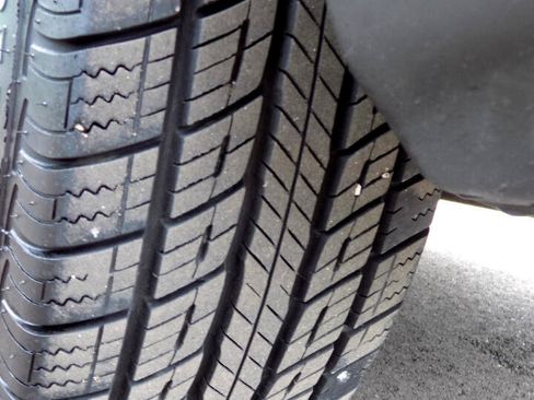 Used 2018 Chevrolet Trax LT w/ LT Convenience Package image 11