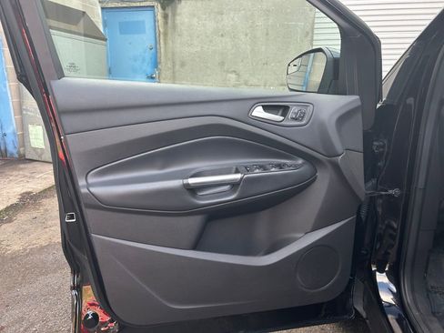 Used 2019 Ford Escape Titanium image 22