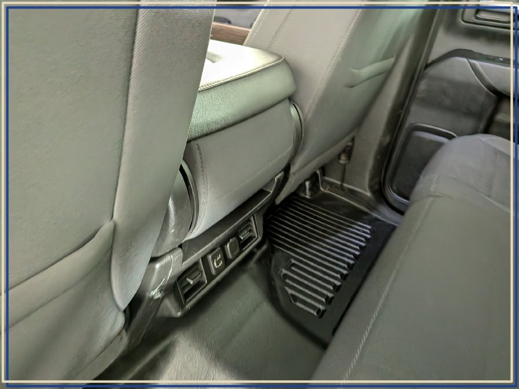 Certified 2021 Chevrolet Silverado 1500 LT AWD/4WD image 29