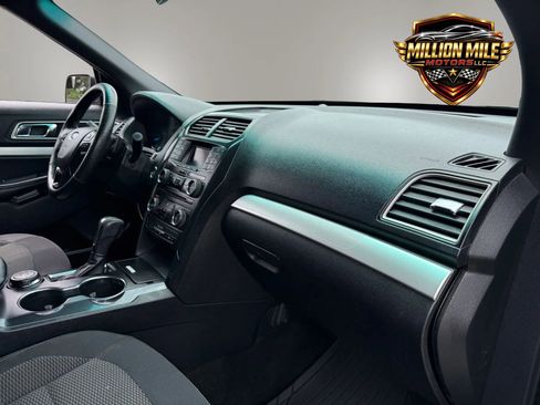 Used 2016 Ford Explorer XLT AWD/4WD image 19