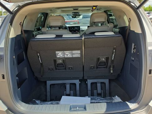 New 2027 Kia Carnival SX Prestige FWD image 10