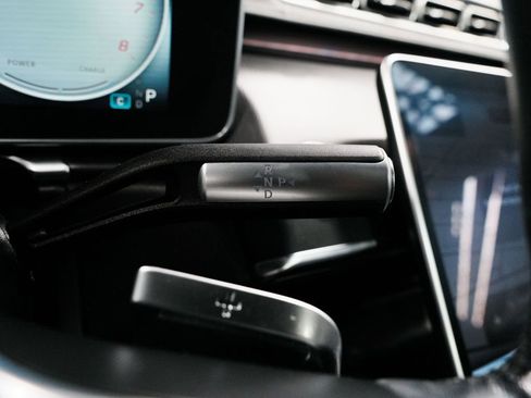 Used 2023 Mercedes-Benz S 500 4MATIC w/ AMG Line image 25