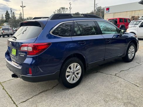 Used 2015 Subaru Outback 2.5i Premium image 8