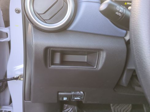 New 2025 Nissan Versa SV w/ Trunk Package FWD image 13