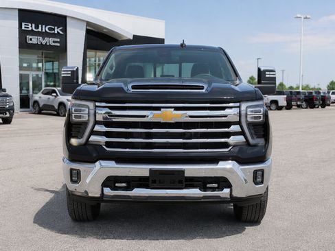 Used 2024 Chevrolet Silverado 2500 LTZ w/ LTZ Convenience Package AWD/4WD image 2