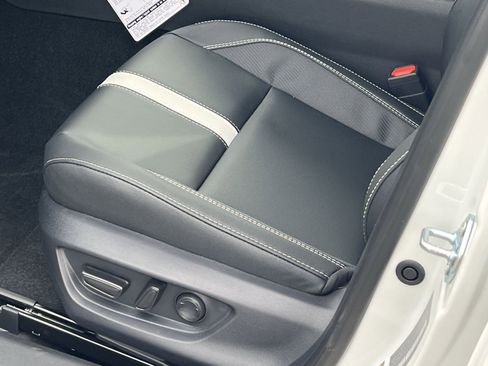 New 2026 Toyota Camry SE image 8